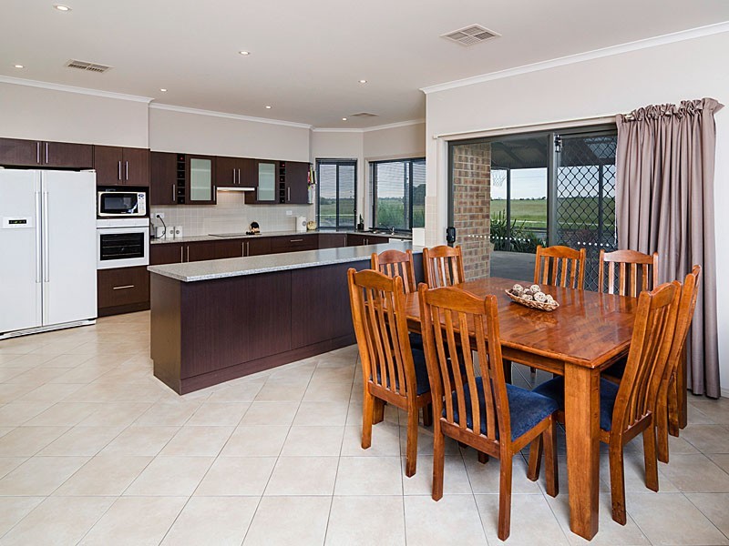 64 Lockaba Drive, Strathalbyn SA 5255