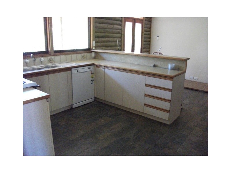 24 Burnside Road, Strathalbyn SA 5255