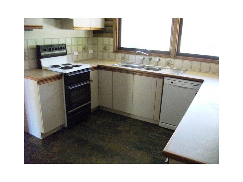 24 Burnside Road, Strathalbyn SA 5255