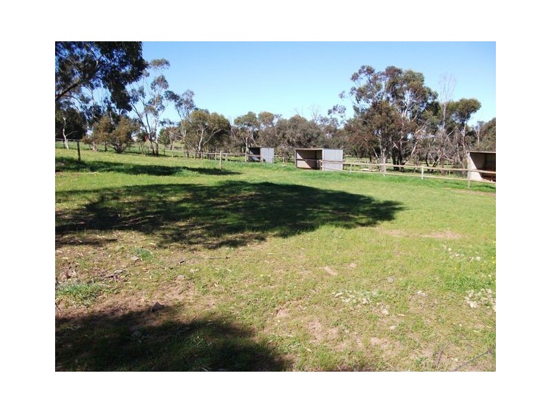 24 Burnside Road, Strathalbyn SA 5255