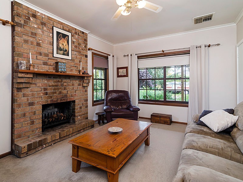 9 Stephens Avenue, Strathalbyn SA 5255