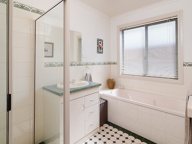 30 Burkett Drive, Strathalbyn SA 5255