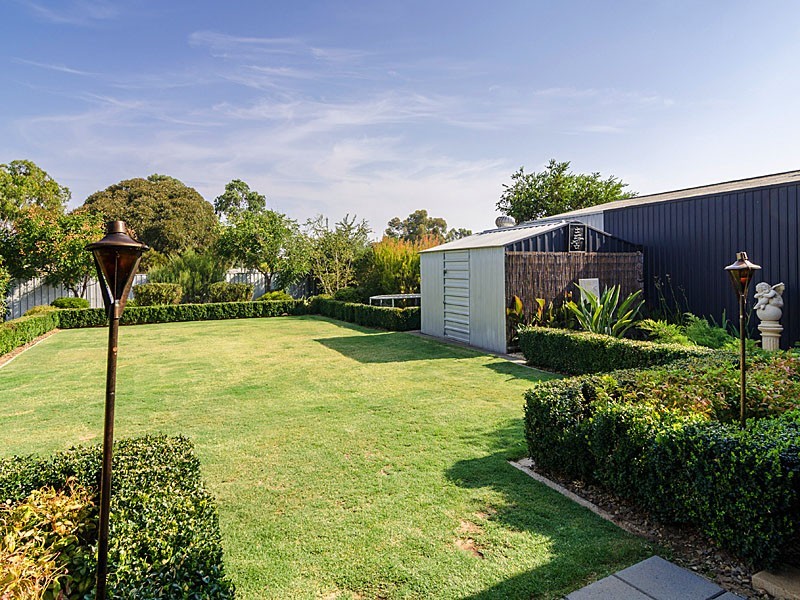 30 Burkett Drive, Strathalbyn SA 5255