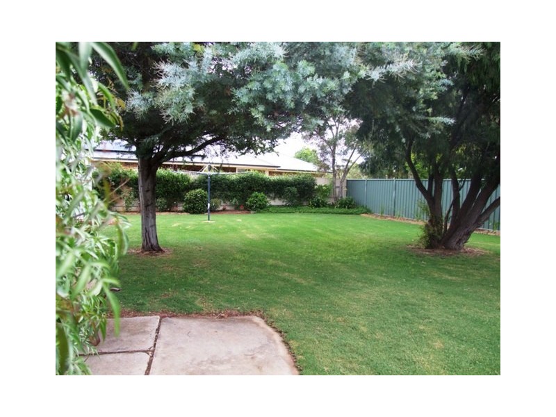 4 Love Avenue, Strathalbyn SA 5255