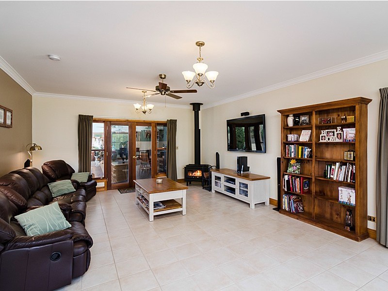 33 Adelaide Road, Strathalbyn SA 5255