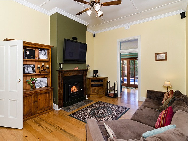 33 Adelaide Road, Strathalbyn SA 5255