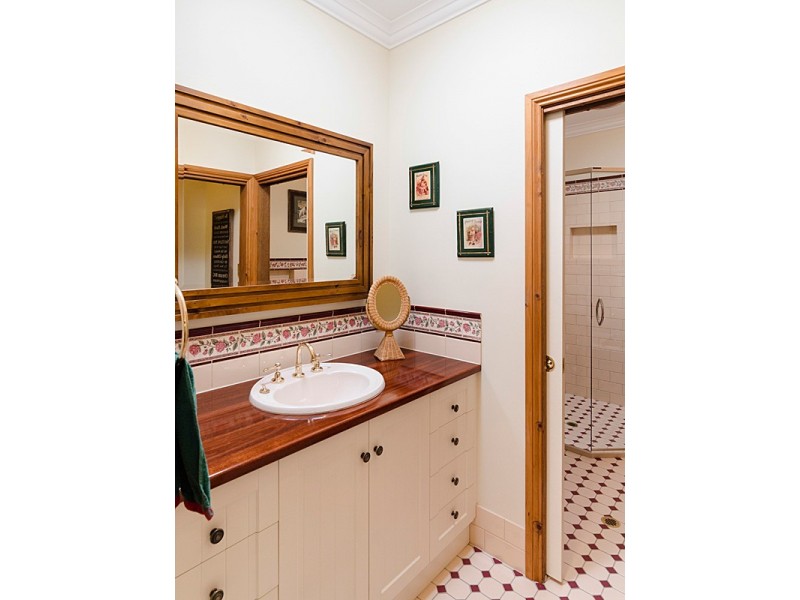 33 Adelaide Road, Strathalbyn SA 5255