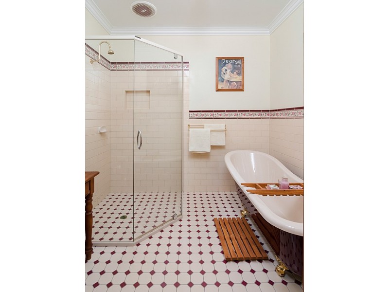 33 Adelaide Road, Strathalbyn SA 5255