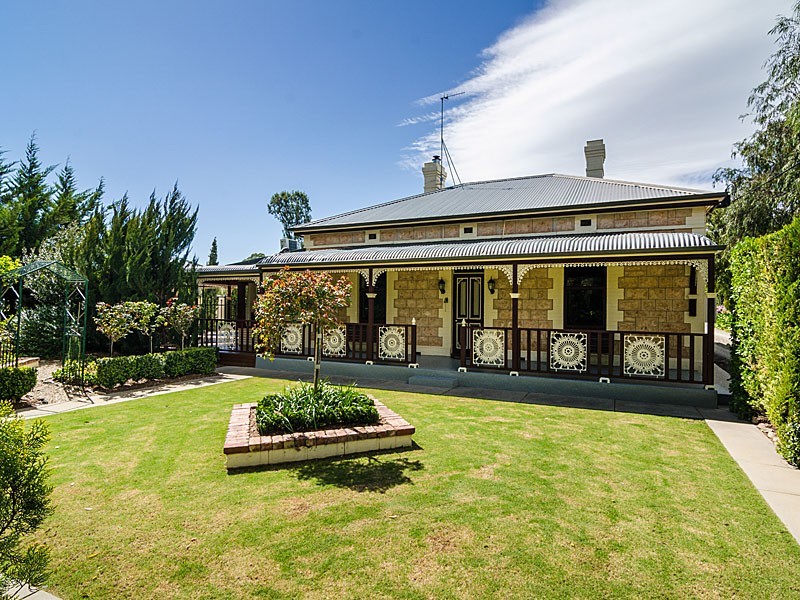 33 Adelaide Road, Strathalbyn SA 5255