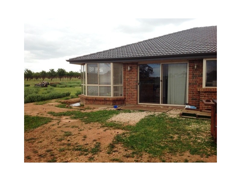 9 Heinjus Road, Strathalbyn SA 5255