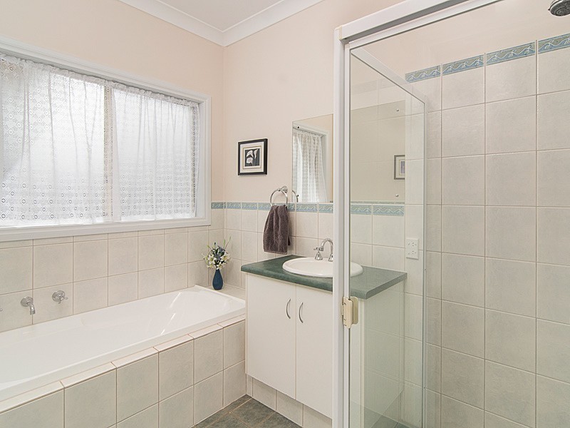 13 Strathmont Drive, Strathalbyn SA 5255