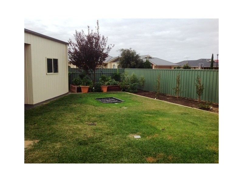 13 Strathford Way, Strathalbyn SA 5255