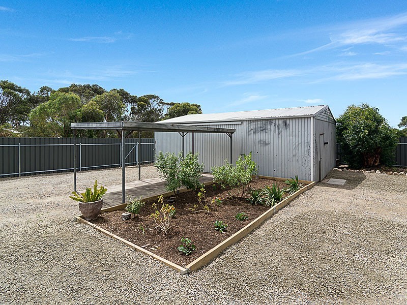 2 Weeroona Drive, Milang SA 5256