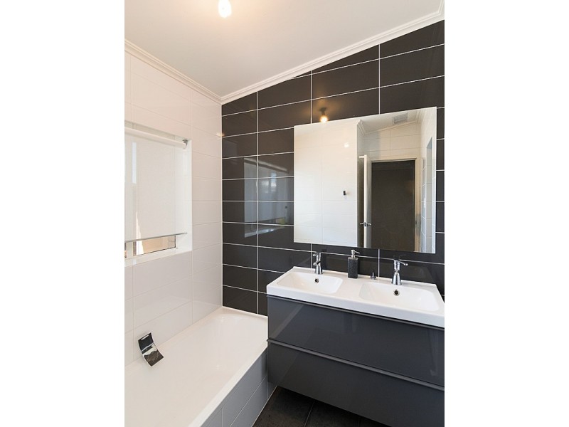 11 Marchant Road, Strathalbyn SA 5255