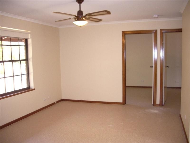 27 Stephens Avenue, Strathalbyn SA 5255