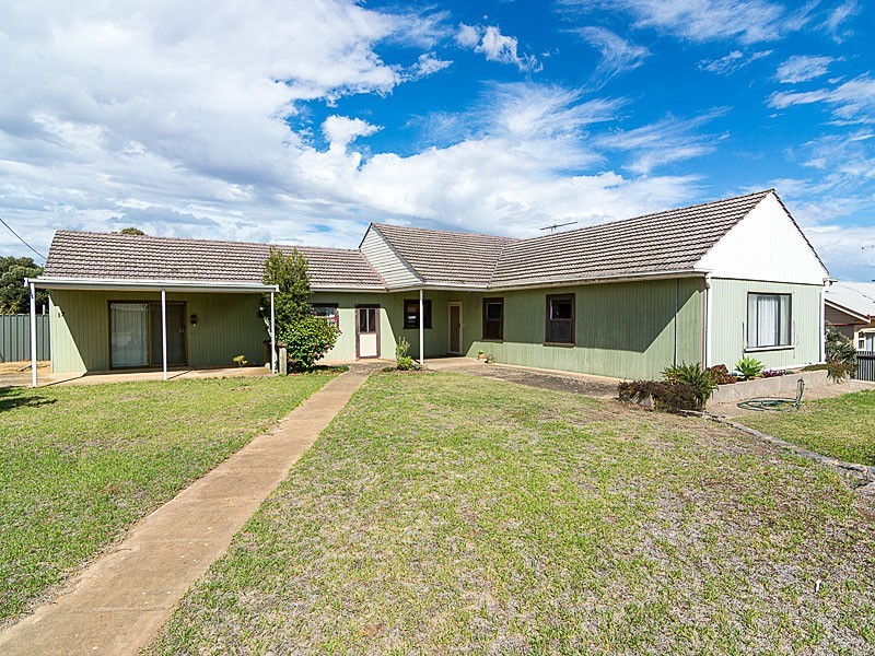 17 Marchant Road, Strathalbyn SA 5255