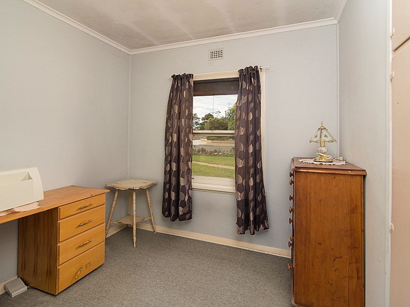 17 Marchant Road, Strathalbyn SA 5255