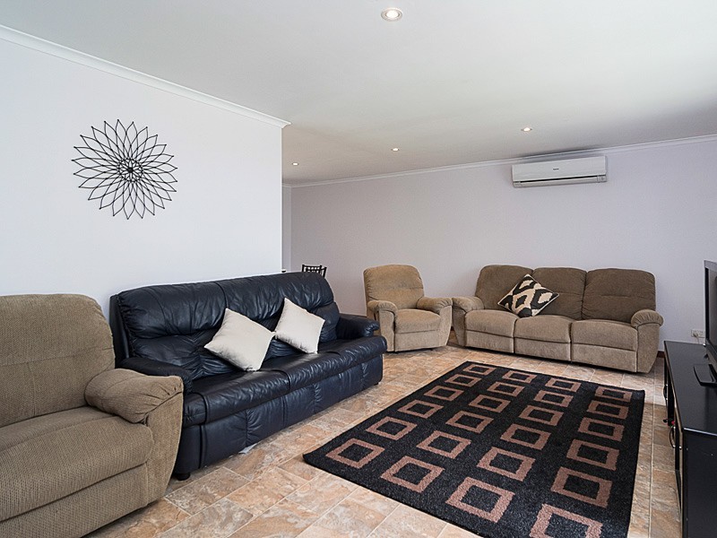 2 Weeroona Drive, Milang SA 5256