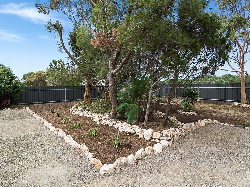 2 Weeroona Drive, Milang SA 5256