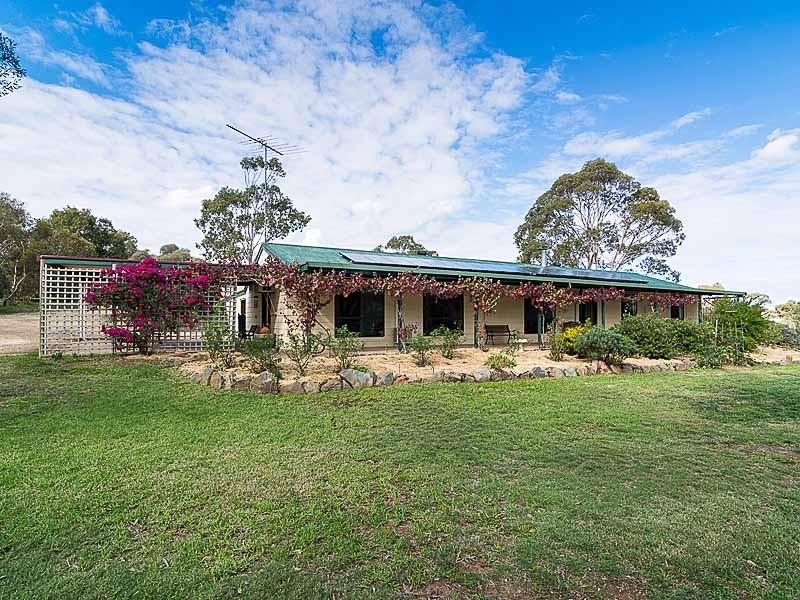 34 Meyers Road, Strathalbyn SA 5255