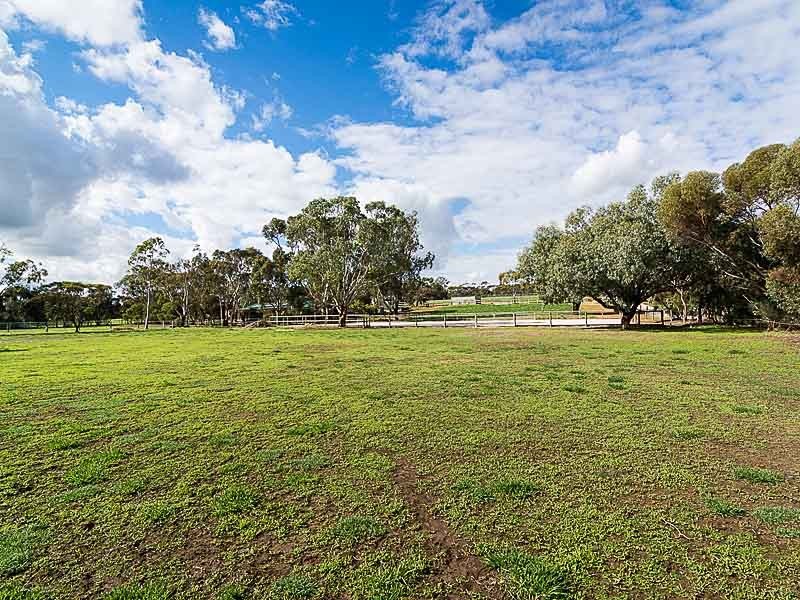 34 Meyers Road, Strathalbyn SA 5255