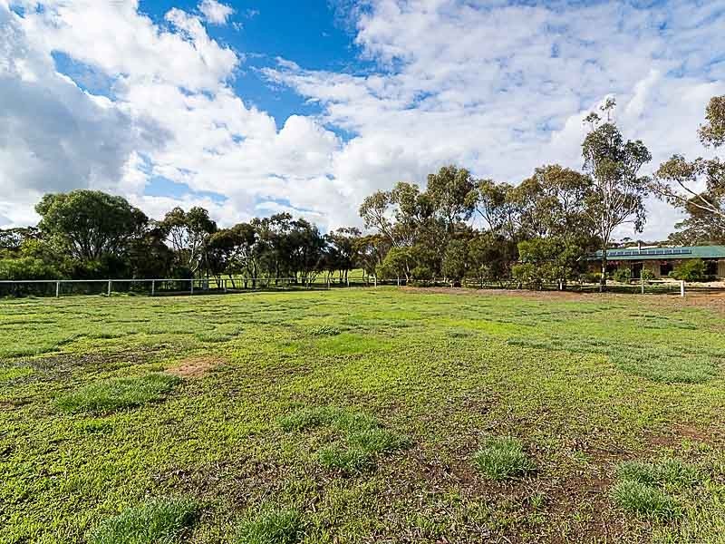 34 Meyers Road, Strathalbyn SA 5255