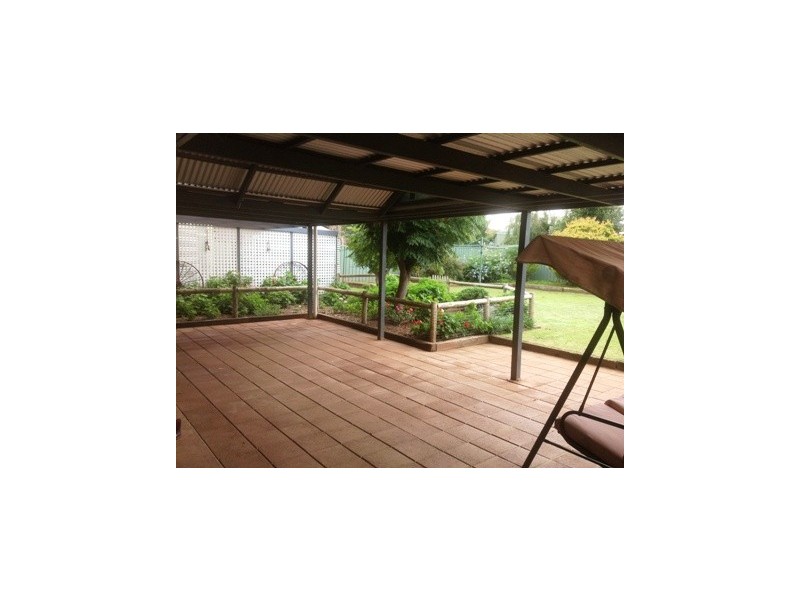 36 Parker Av, Strathalbyn SA 5255