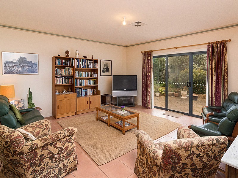 2 Love Avenue, Strathalbyn SA 5255