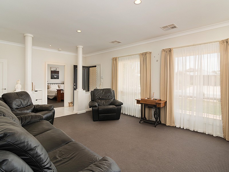 13 Strathford Way, Strathalbyn SA 5255