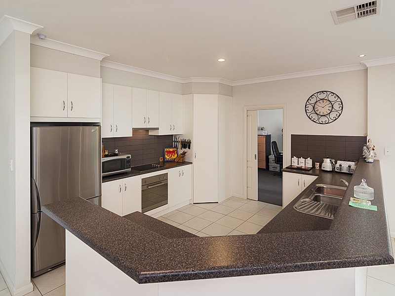 13 Strathford Way, Strathalbyn SA 5255