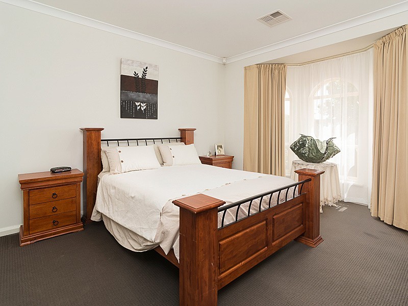 13 Strathford Way, Strathalbyn SA 5255