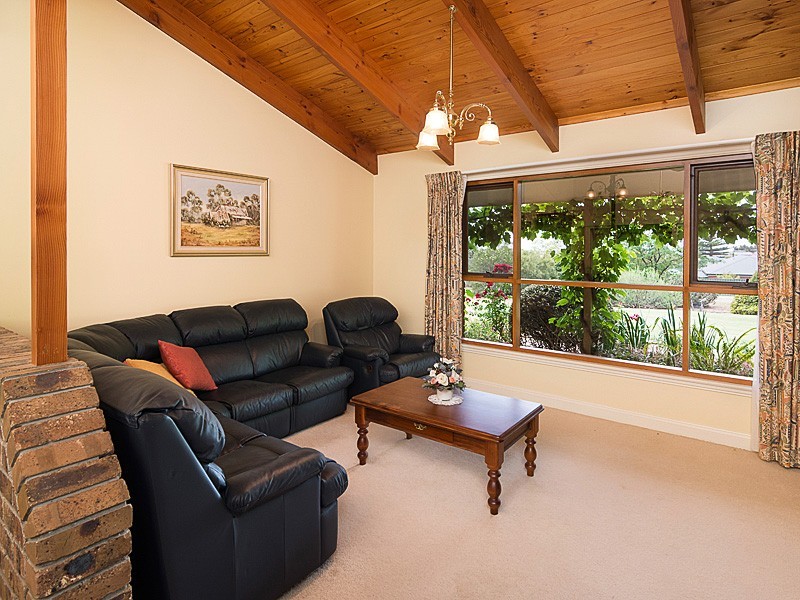 40 Marchant Road, Strathalbyn SA 5255