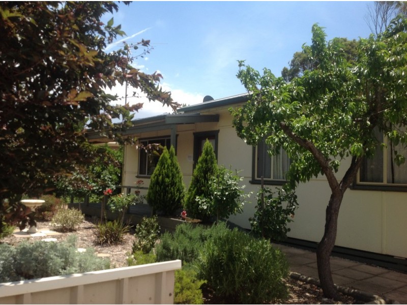 12 Parker Avenue, Strathalbyn SA 5255