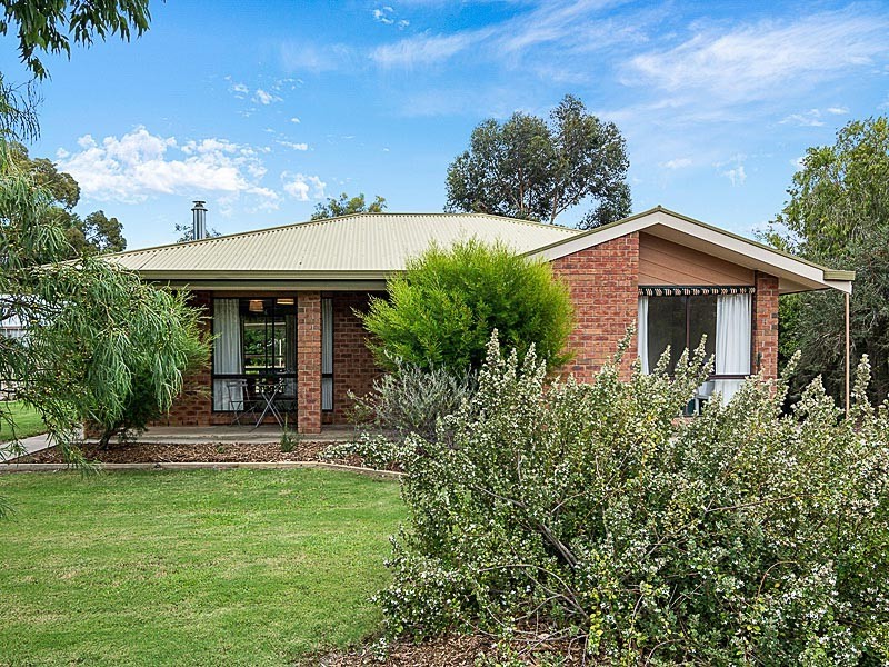 8 – 10 Ameroo Avenue, Milang SA 5256