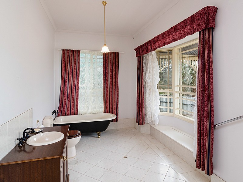 30 Gollan Avenue, Strathalbyn SA 5255