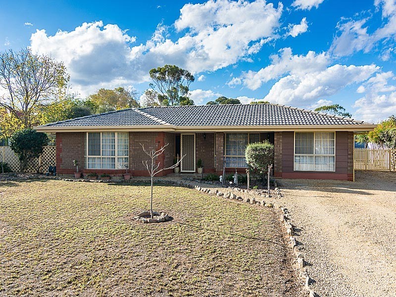 11 Stephens Avenue, Strathalbyn SA 5255