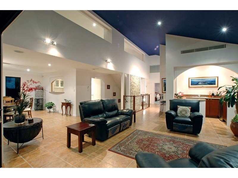 80 Oyster Point Esplanade, Scarborough QLD 4020