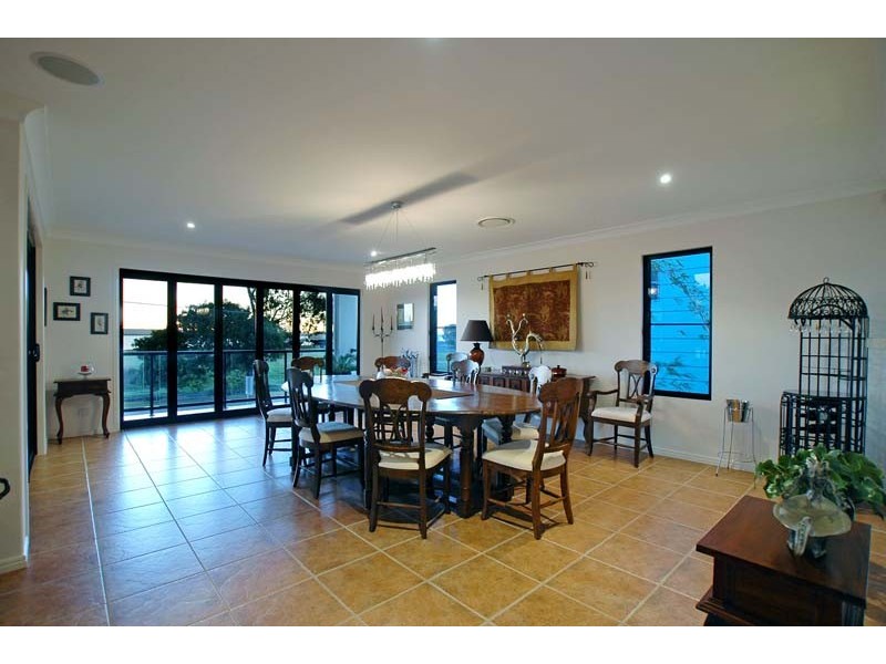 80 Oyster Point Esplanade, Scarborough QLD 4020