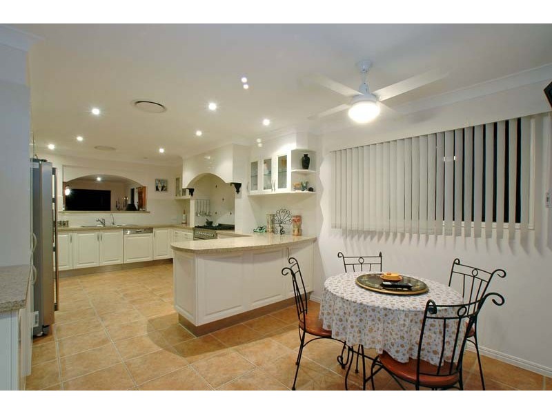 80 Oyster Point Esplanade, Scarborough QLD 4020