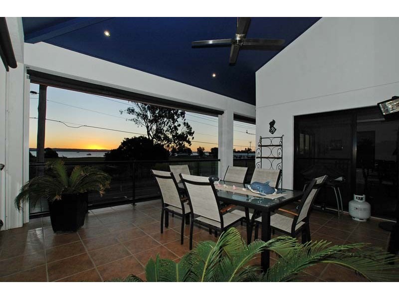 80 Oyster Point Esplanade, Scarborough QLD 4020