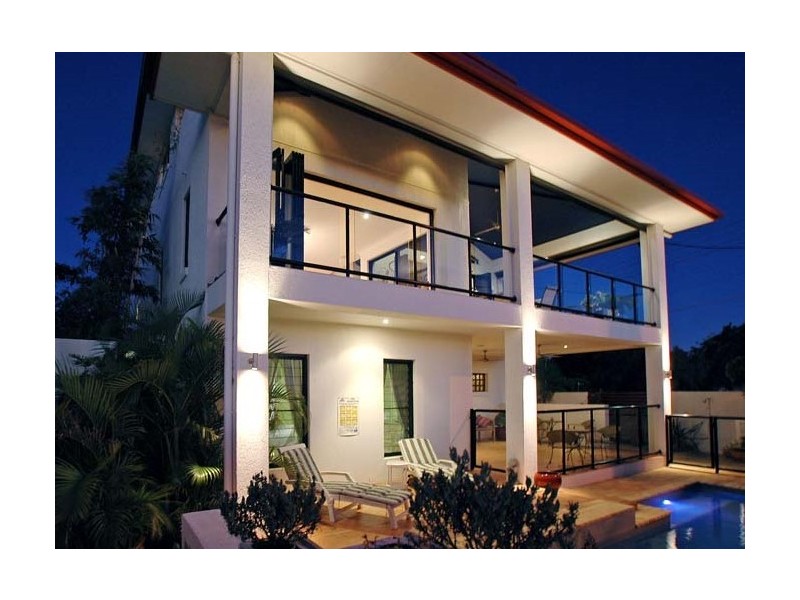 80 Oyster Point Esplanade, Scarborough QLD 4020