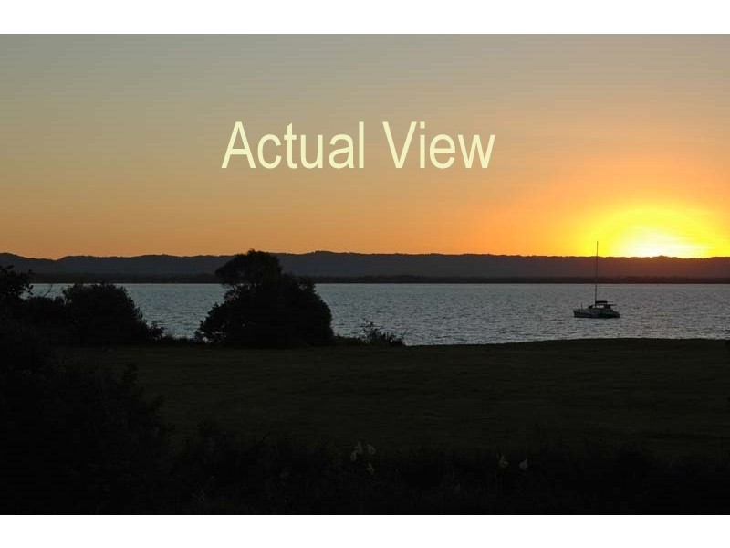 80 Oyster Point Esplanade, Scarborough QLD 4020