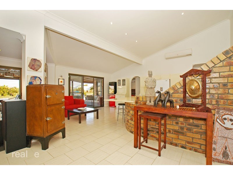 12 Resolute Court, Newport QLD 4020