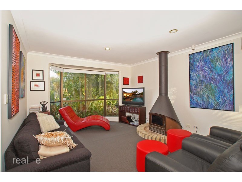 12 Resolute Court, Newport QLD 4020