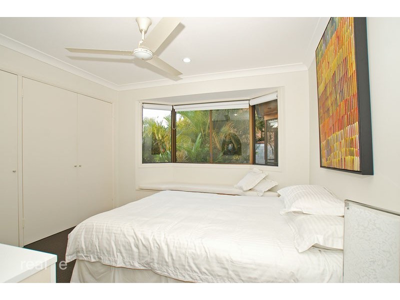 12 Resolute Court, Newport QLD 4020