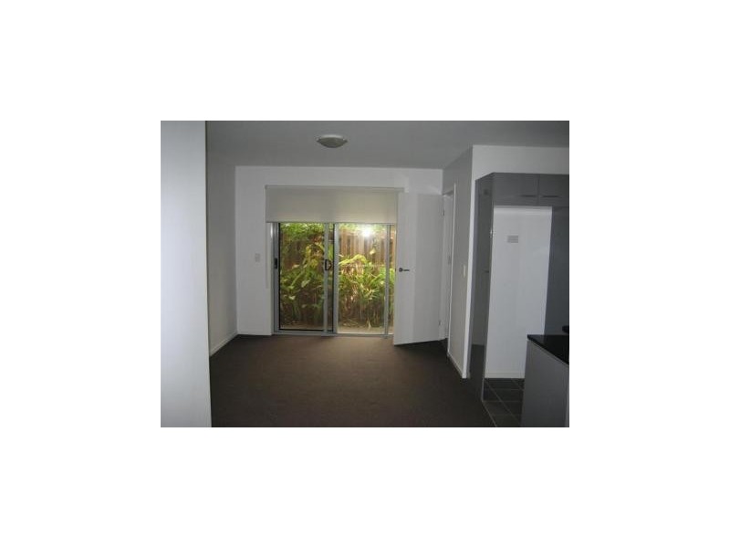 1/126 Turner Street, Scarborough QLD 4020