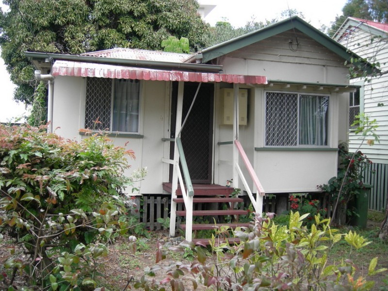 19 – 21 Louis Street, Redcliffe QLD 4020