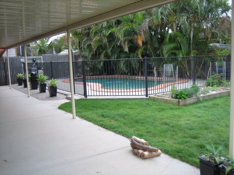 4 Teak Street, Rothwell QLD 4022