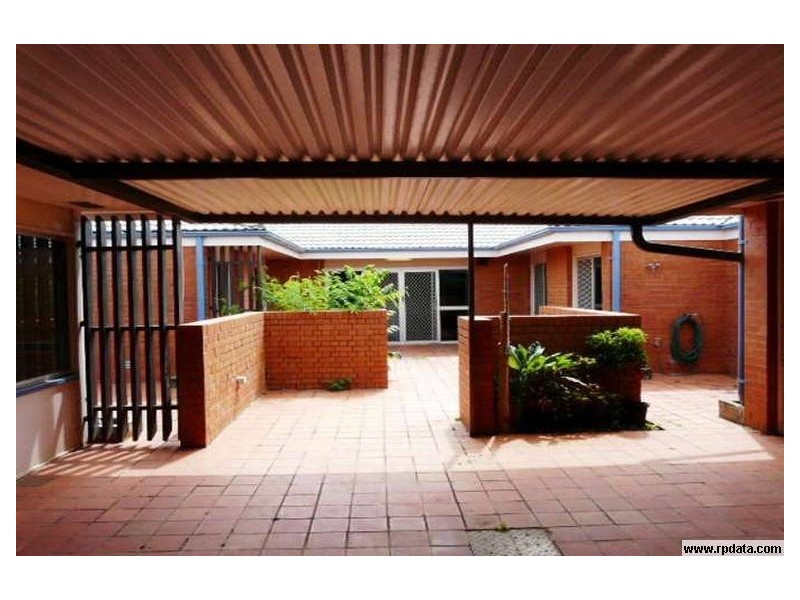 133 Prince Edward Parade, Scarborough QLD 4020