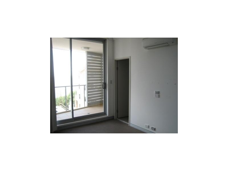 33/83 Marine Parade, Redcliffe QLD 4020